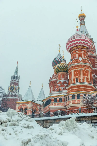 Winter Ansicht Des Wahrzeichens Basilius Kathedrale Auf Dem Roten Platz — Stockfoto