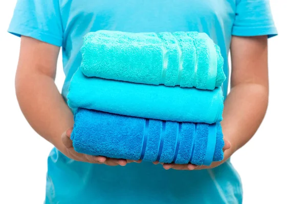 Stosu Ręczników Frotte Wyprasowane Męskie Ręce Zbliżenie — Zdjęcie stockowe