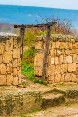 Chufut-Kale, Kırım'da bir mağara şehirde taş duvar görünümünü