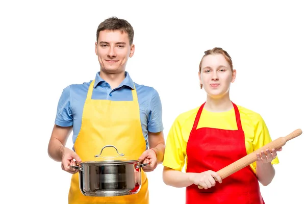 Jeune Homme Avec Une Casserole Une Femme Avec Rouleau Pâtisserie — Photo