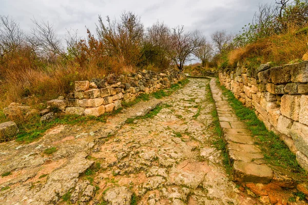 Road Empty Autumn Cave City Chufut Kale Landmark Crimea — Stock Photo, Image