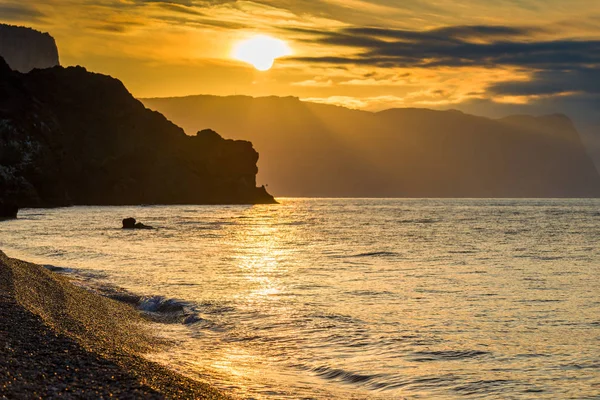 Black Sea Rays Rising Sun View Water Rocks Orange Tone — Stock Photo, Image