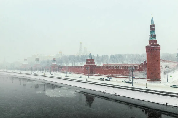 Vista Kremlin Dia Inverno Tempo Nevado Rússia Moscou — Fotografia de Stock