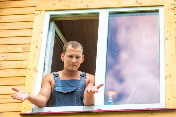 Discouraged Man Overalls Reflects Washing Window House — Stock Photo, Image