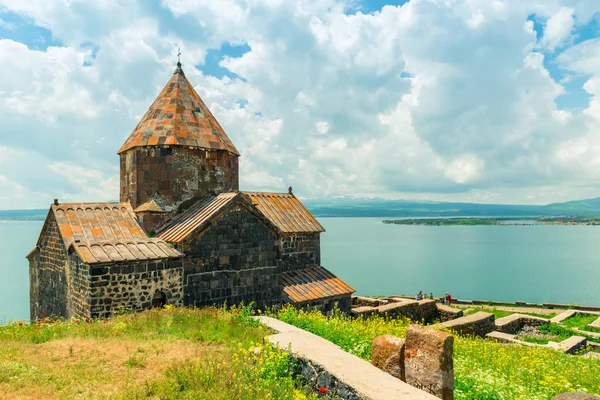 아르메니아 세반 호숫가의 세바나반크 수도원 — 스톡 사진