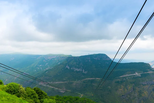亚美尼亚山区 夏天从Tatev修道院的缆车上 — 图库照片