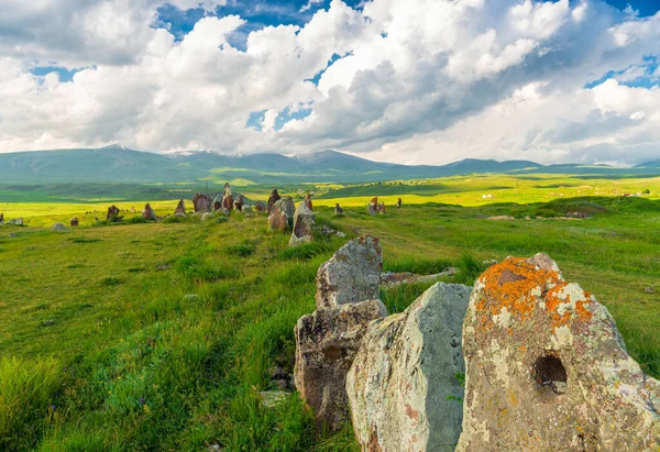 Sorok Nagy Kövek Lyukak Karahunj Örményországban Örmény Stonehenge Zorats Karer — Stock Fotó