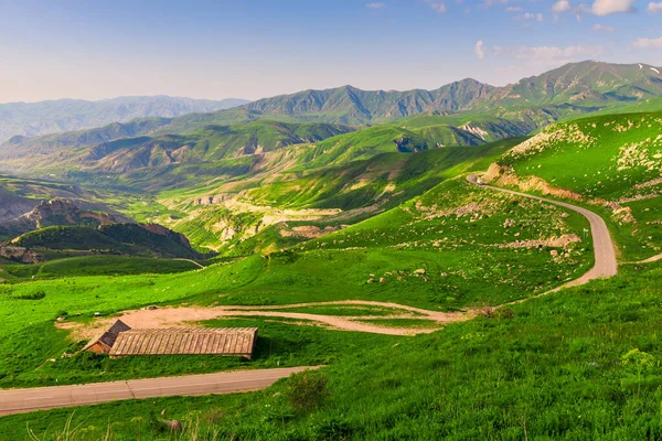 Kilátás Hegyi Völgyben Örményország Szerpentin Autópálya — Stock Fotó