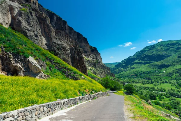 Attractie Van Georgië Grotstad Vardzia Een Zomerse Zonnige Dag — Stockfoto