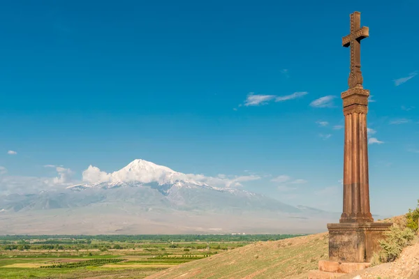 Monte Ararat Cruz Territorio Del Monasterio Khor Virap Hermoso Monumento — Foto de Stock