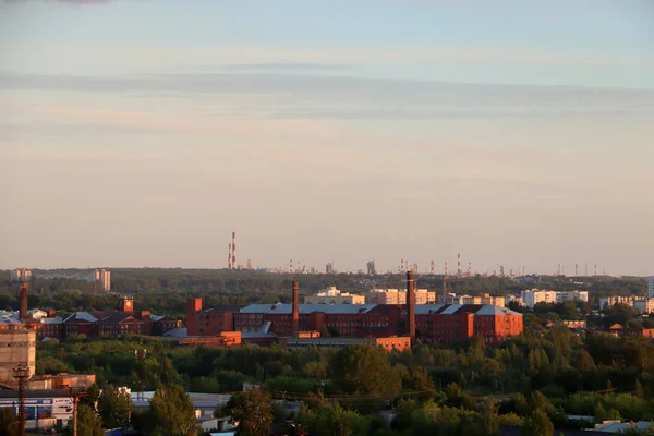 Yaroslavl; Yaroslavl fabrika büyük bir fabrikada bir ortaklık. Bizim zamanımız. Tarihi bina fabrika modern endüstriyel işletmeler çerçevede dokuma ve iplik