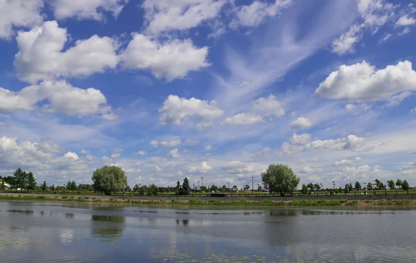 Nabrzeże Rzeki Kotorosl Widok Park Strelka Wyspy Marcu — Zdjęcie stockowe