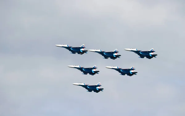 Kampfflugzeuge Kunstflug Himmel Über Jaroslawl Sommertag Juni 2018 Russische Ritter — Stockfoto