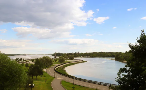 Bright Summer Day Strelka Yaroslavl Beautiful Landscaping Park Embankment Volga — Stock Photo, Image