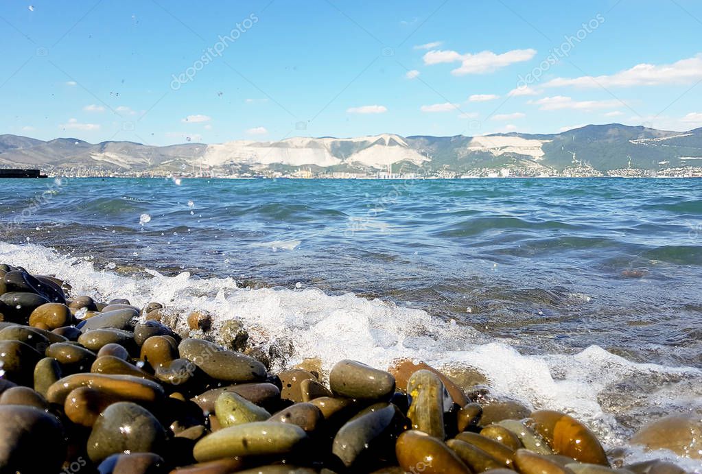 The HeroCity Of Novorossiysk (en inglés). Tsemess Bay. Sujuk escupió