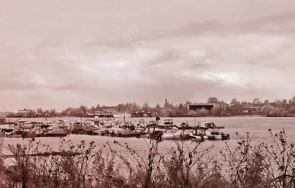 Архангельськ Осінній День Березі Річки Північної Двіни Навпроти Solombala Останній — стокове фото