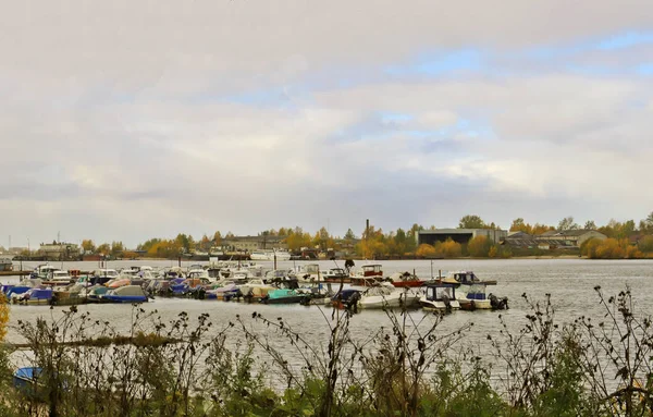 Arkhangelsk Autumn Day Bank Northern Dvina River Solombala Boats Boat — Stock Photo, Image