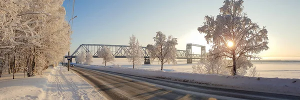 Arkhangelsk Güneşli Kış Günü Ocak Demiryolu Köprüsü Kuzey Dvina Nehri — Stok fotoğraf