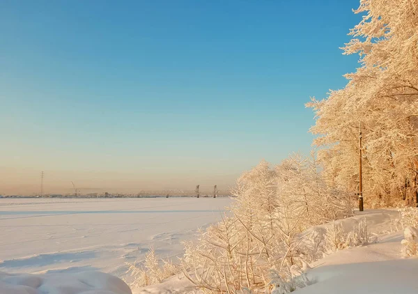 Arkhangelsk Dia Inverno Ensolarado Janeiro Ponte Ferroviária Sobre Rio Dvina — Fotografia de Stock