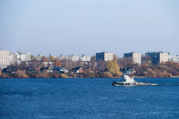 Autumn day in Arkhangelsk. View of the river Northern Dvina and — Stock Image Autumn day in Arkhangelsk. View of the river Northern Dvina and Royalty Free Stock Images