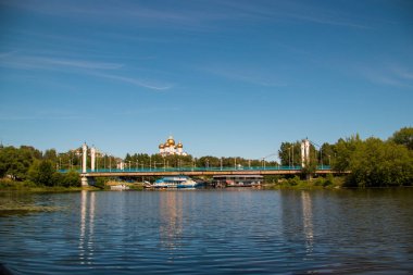 Yaroslavl; Görünüm tarafındaki Kotoroslnaya set of 