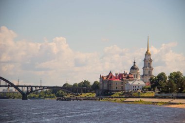 Rybinsk. Tahıl borsasının inşasının görünümü, Kutsal Tr