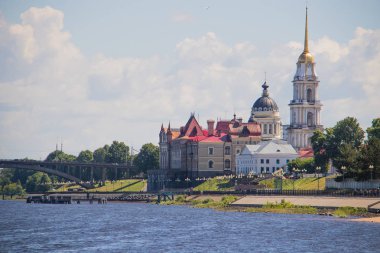 Rybinsk. Tahıl borsasının inşasının görünümü, Kutsal Tr