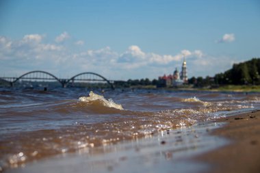 Rybinsk. Tahıl borsasının inşasının görünümü, Kutsal Tr