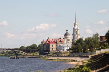 Rybinsk. Tahıl borsasının inşasının görünümü, Kutsal Tr