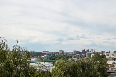 Yaroslavl. Yükseklikten görüntüle. T manastırının çan kulesinden görünümü