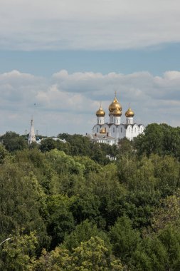 Yaroslavl. Manastırın çan kulesinden manzara