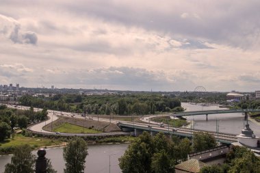 Yaroslavl. Yükseklikten görüntüle. T manastırının çan kulesinden görünümü