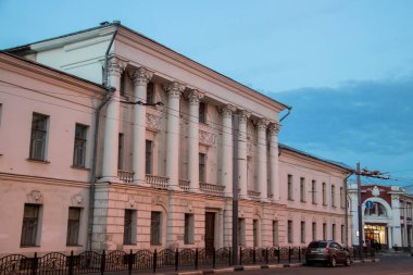 Yaroslavl. Tarihi binalar; 18.-19. yüzyıl; Güzel cere