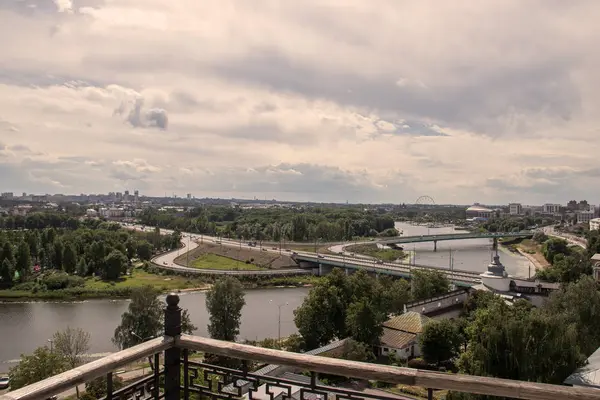 Yaroslavl. Vista desde la altura. Vista desde el campanario del monasterio de t — Foto de Stock