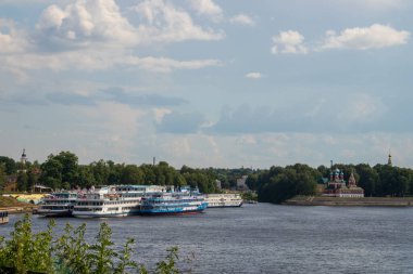 Çirkin. Yaroslavl bölgesi. Uglich Kremlin ve Vol manzarası