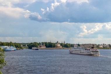 Çirkin. Yaroslavl bölgesi. Uglich Kremlin ve Vol manzarası