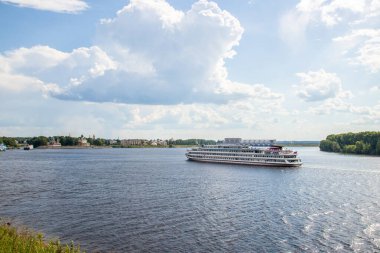 Çirkin. Yaroslavl bölgesi. Uglich hidroelektrik santrali.