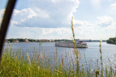 Çirkin. Yaroslavl bölgesi. Uglich hidroelektrik santrali.