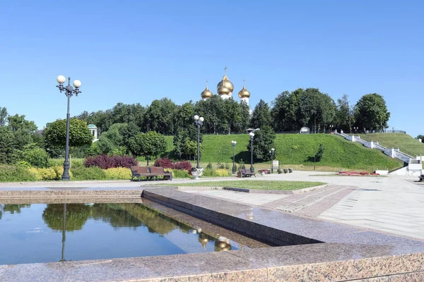 Красивое Озеленение Парка Набережной Волги Которосля Ярославле — стоковое фото