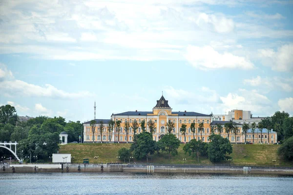 Yaroslavl Edifícios Históricos Século Xviii Xix Aterro Volga Vista Rio — Fotografia de Stock
