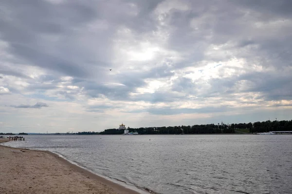 Yaroslavl Assumption Cathedral Volga Arsenal Tower View River Cloudy Summer — Stock Photo, Image