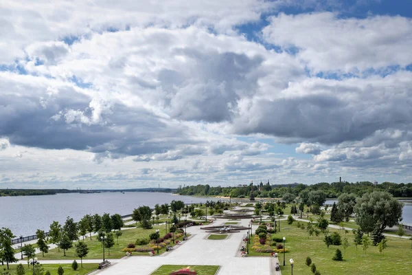 Vacker Landskapsarkitektur Parken Vallen Volga Och Kotorosl Jaroslavl — Stockfoto