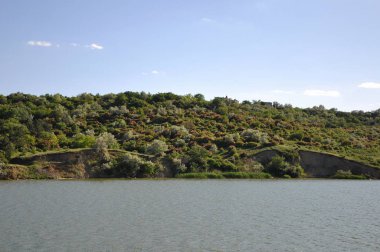 Muhteşem doğal manzara. Güzel manzara, nehir tarafındaki.