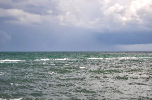 Costa Del Mar Negro Surf Brisa Ligera Pequeñas Olas Con — Foto de Stock