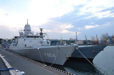 Nato gemileri Karadeniz 9 21 Temmuz tarihlerinde 2018 deniz meltemi alıştırmaların sonra. Bağlantı noktası. Odessa. Ukrayna. Nato Filosu limana geldi sonra Ukrayna Donanması ile müşterek tatbikatlar, 07/23/18.