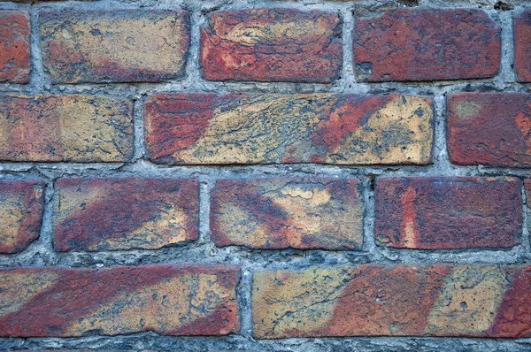 Een Muur Van Oude Beschadigde Rode Baksteen Krassen Barsten Achtergrond — Stockfoto