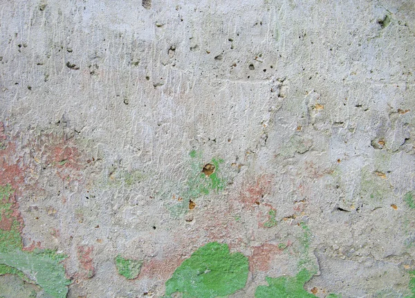 テクスチャと緑の残党と 破損したコンクリートの背景ペイント石膏 — ストック写真