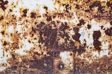 Paslı leke metal plaka üzerinde. Arka plan doku demir.