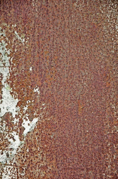 古い錆びた損傷した金属の背景テクスチャ 鉄板上の多色塗料の遺跡 — ストック写真
