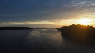 Adalar Denizi İsveç'te gün batımında